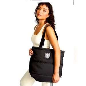👜 BNWT Quilted tote Bag Victoria Secret, Black